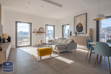 Location Appartement 3 pièces 75m² LYON 2ème - Photo 2