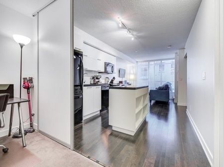 For Lease - 21 Nelson Street Unit# 212, Toronto, Ontario - Photo 2