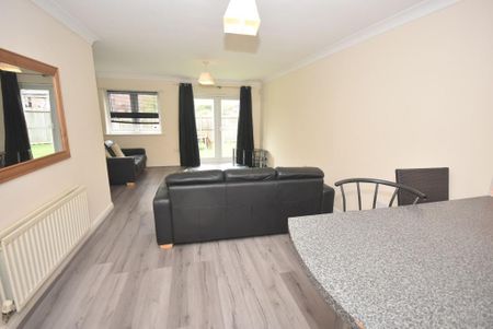 3 bedroom semi-detached house to rent - Photo 4