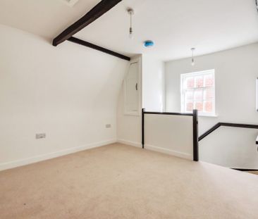 1 Bedroom Flat / Apartment - West Street, Alresford - Photo 2