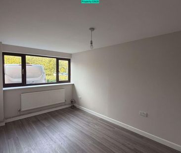 4 bedroom end of terrace house to rent - Photo 3