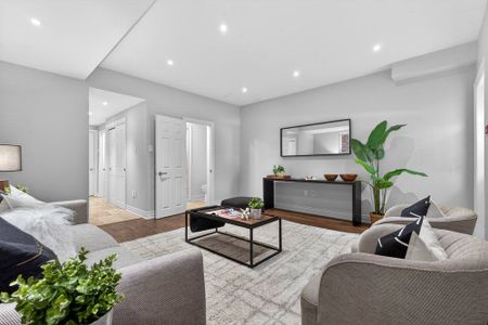 For Lease - 61B Bexhill Avenue, Toronto, Ontario - Photo 5