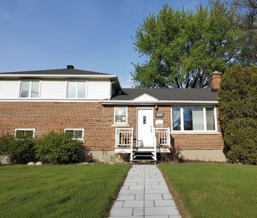 À louer / Maison à paliers multiples - Photo 1