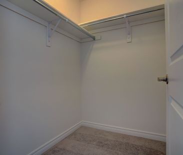 For Lease - 2038 CAMERON LOTT Crescent, Oshawa, Ontario - Photo 4