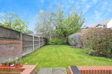 1 bedroom ground floor maisonette to rent - Photo 2