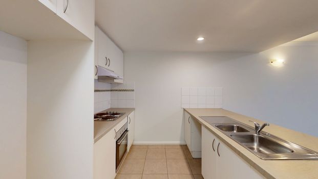 Your Royal Parade Townhouse Awaits – Fresh, Bright & Beautiful - Photo 1