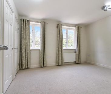 3 bedroom end of terrace house to rent - Photo 2