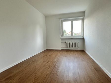 Teilsanierte 4.5 Zimmer-Wohnung an ruhiger Lage - Photo 4