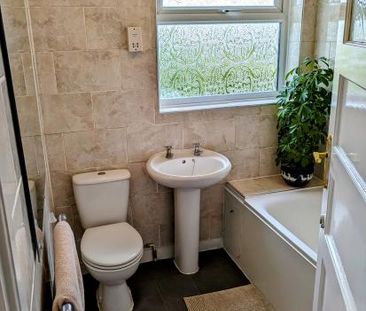 Bright spacious room 25 minutes from Central London. - Photo 6