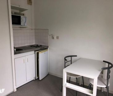 STUDIO MEUBLE Quartier hopital - Photo 4