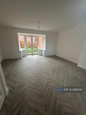 4 bedroom detached house to rent - Photo 1