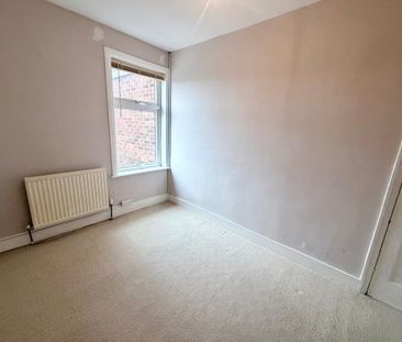 4 bedroom terraced house to rent - Photo 3