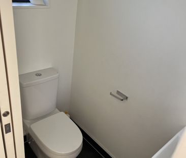 Style, Security & Comfort in One Smart Home - Photo 3