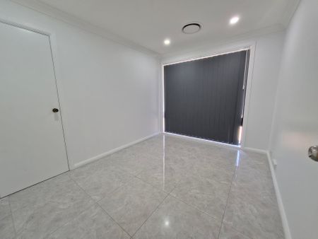 Spacious Family Living! - Photo 4