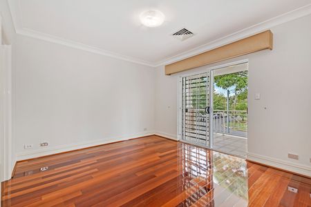 22 Chatswood Avenue, Chatswood NSW 2067 - House For Rent | Domain - Photo 4