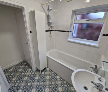 2 Bed Terraced House, Bartlett Street, L15 - Photo 2