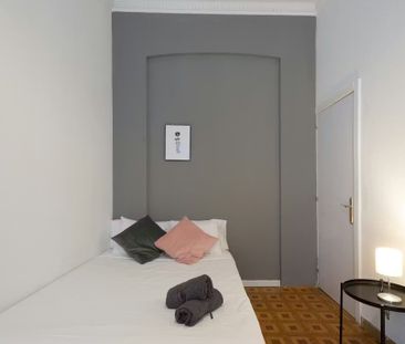 Calle de los Jardines, Madrid, Community of Madrid 28013 - Photo 4