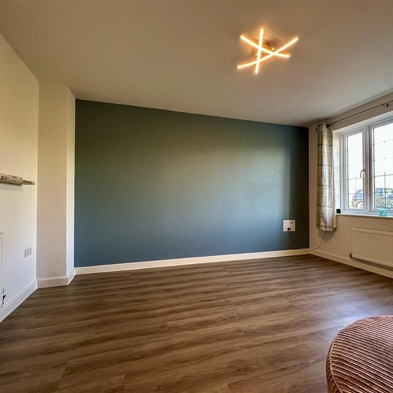 3 bedroom semi-detached house to rent - Photo 1