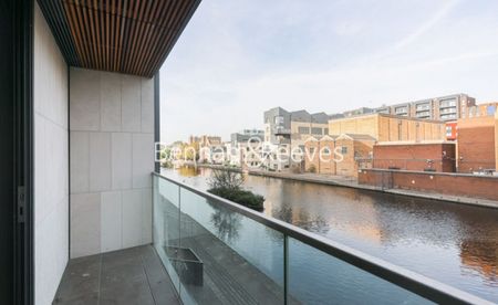 3 Bedroom flat to rent in City Road, Shoreditch, EC1V - Photo 2