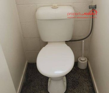 Cozy central semi-furnished unit - Photo 6