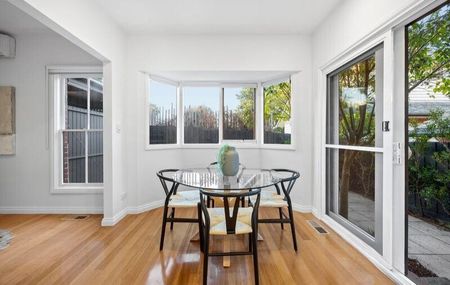 17 Palmerston Street, CAMBERWELL - Photo 2