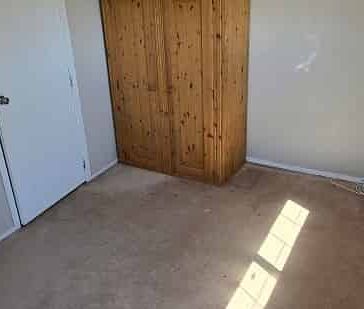 Stunning 4BR Home in Waterloo! - Photo 2