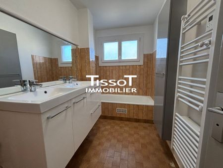 Location Appartement 4 pièces 77m² NIMES 30000 - Photo 5
