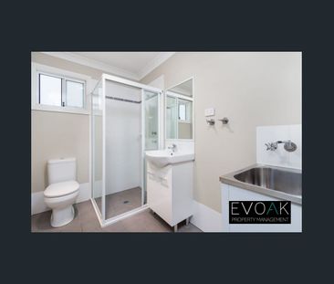 2-Bedroom Gem in Acacia Gardens! - Photo 3