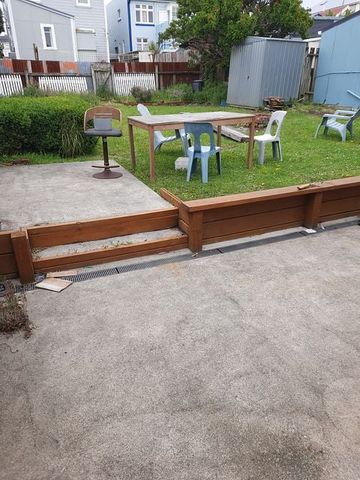 Immaculate property incl whiteware, great location - Photo 3