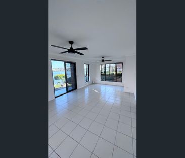 Waterfront Living in a Quiet Cul-de-Sac - Photo 2