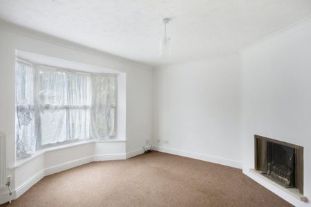 4 bedroom detached house to rent - Photo 2