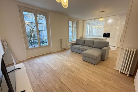 Appartement meublé neuf de 59 m2 rénové en entier - 1 chambre avec double séjour - Photo 5