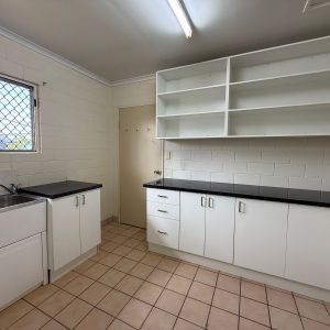 Granny Flat for Rent in Atherton including Power - Photo 2