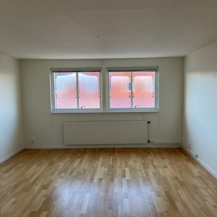 Bjäregatan 9 - Photo 1