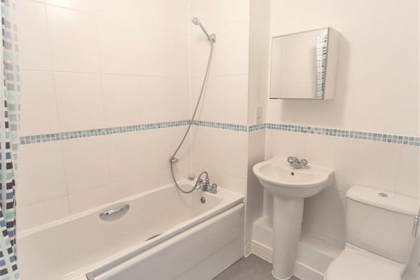 Forum Court - Photo 1