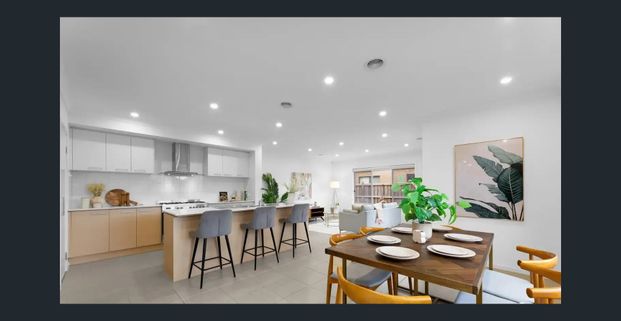 Spacious Double Storey - 4 Bedroom Family Home - Photo 1