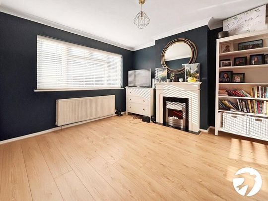 4 bedroom semi-detached house to rent - Photo 1