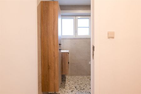 Gezellige gerenoveerde woning in een rustige wijk, met ruime tuin en garage - Photo 5