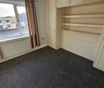 2 bed Apartment - To Let - Photo 4