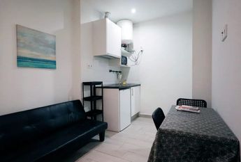 Calle de Rodrigo Uhagón, Madrid, Community of Madrid 28026