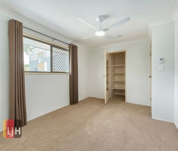 LOVELY, 2 BEDROOM TOWNHOUSE IN EVERTON PARK ! - Photo 3