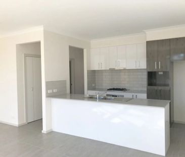 Modern & Spacious Three-Bedroom Home in the Heart of Googong - Photo 1