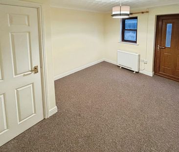 Ground floor flat to rent on - Photo 2