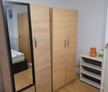 1 bedroom in a house share to rent - Photo 6