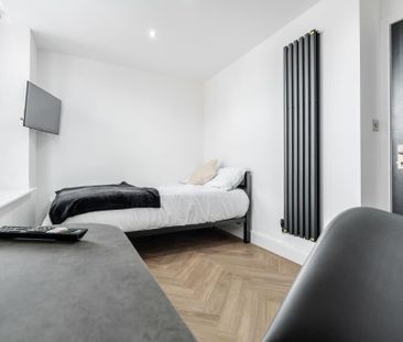 6 bedroom house to rent - Photo 1