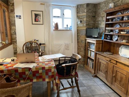 4 bedroom detached house to rent - Photo 3