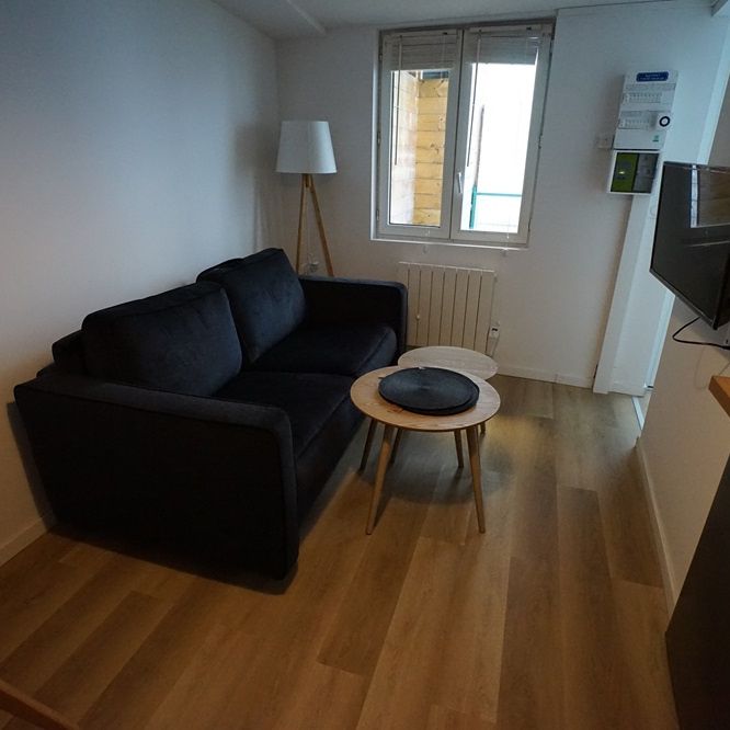 LILLE - APPARTEMENT - T2 MEUBLE - Photo 1