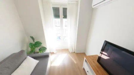 Piso de alquiler en Calle de Almadén, Cortes - Huertas - Photo 2