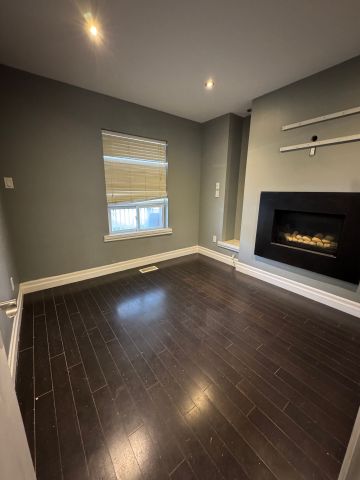 For Lease - 1531 Queen Street Unit# Main fl, Toronto, Ontario - Photo 2