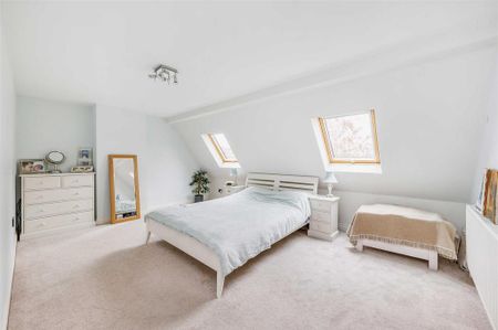 4 bedroom flat to rent - Photo 4